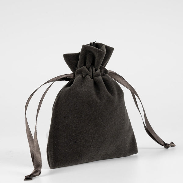 Velvet Rose Drawstring Pouch – Anthracite – 4" × 5" (10 × 13 cm) - Pamusan.com