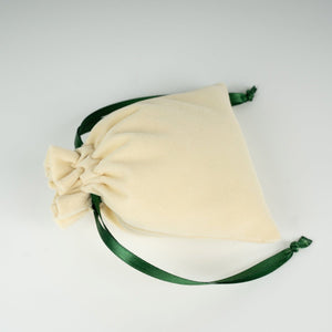 Velvet Rose Drawstring Pouch with Green Ribbon – 4" × 5" (10 × 13 cm) - Pamusan.com